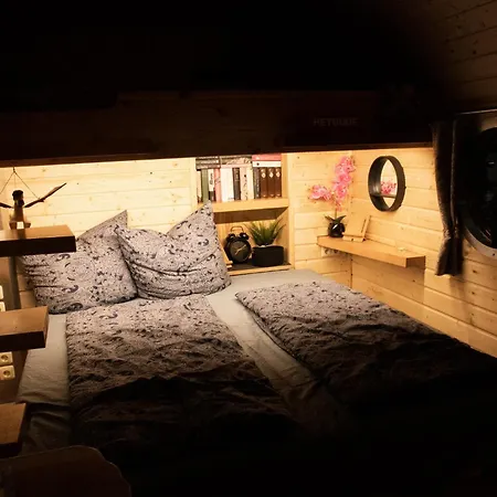 Roehrencamp Schoeten/apolda مكان تخييم