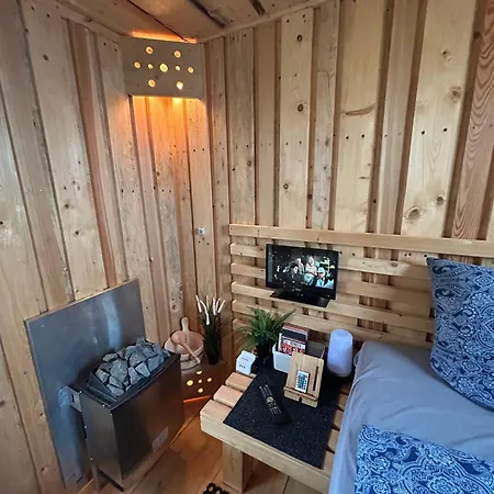 Roehrencamp Schoeten/apolda مكان تخييم